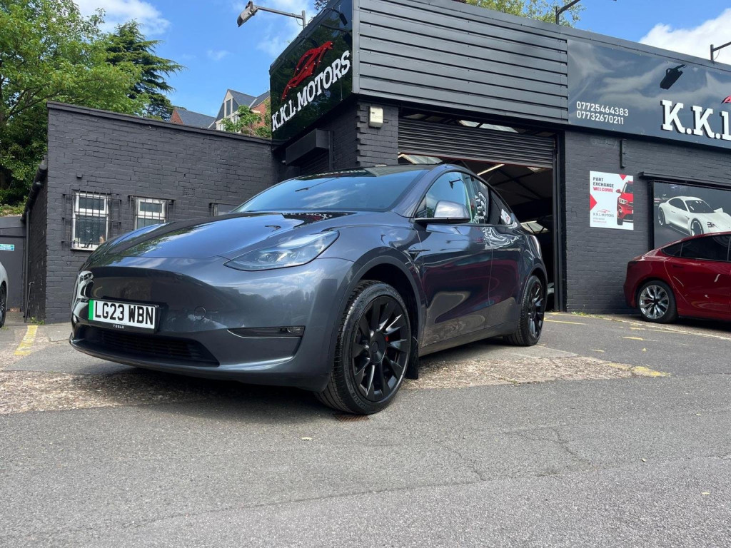 TESLA MODEL Y