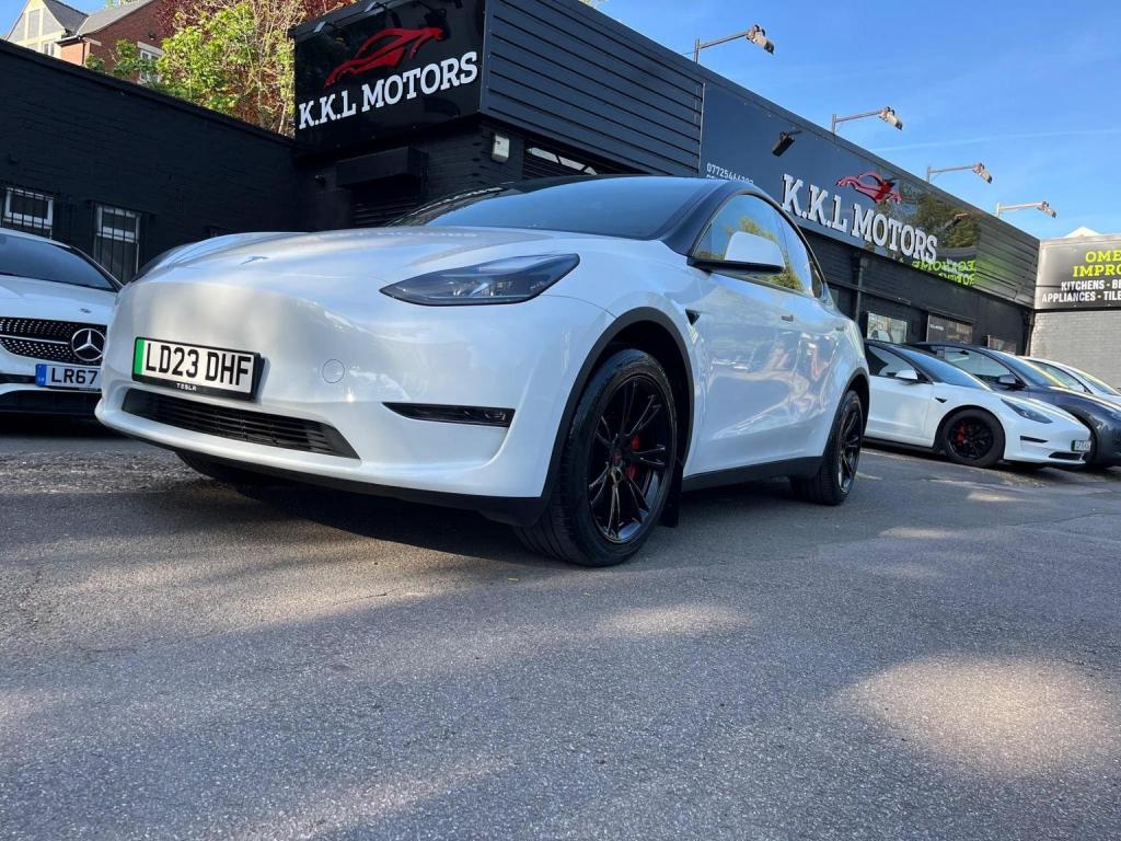 TESLA MODEL Y