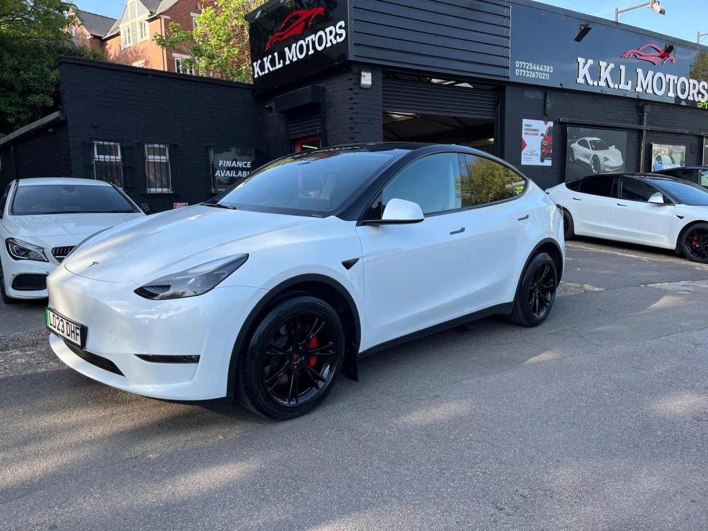 TESLA MODEL Y