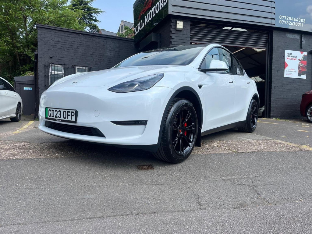 TESLA MODEL Y