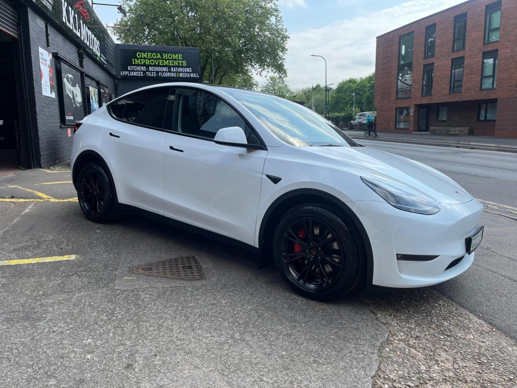 TESLA MODEL Y