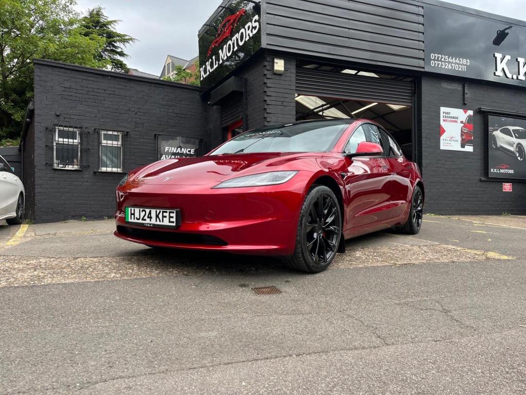 TESLA MODEL 3