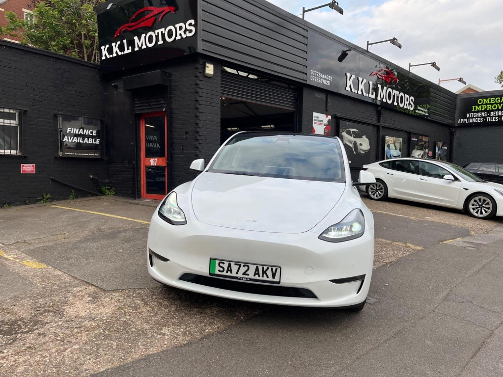 TESLA MODEL Y