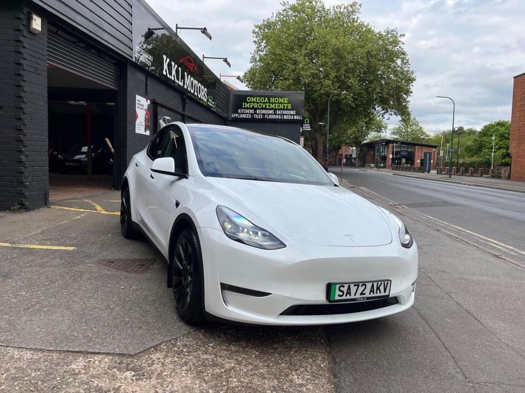 TESLA MODEL Y