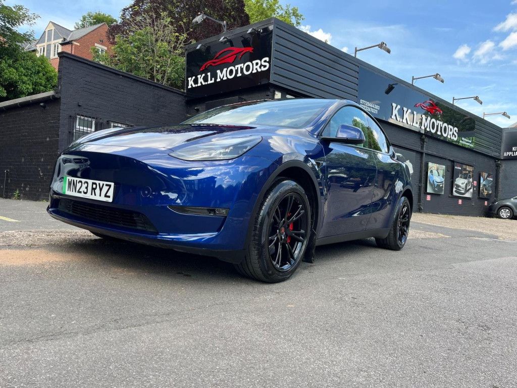 TESLA MODEL Y