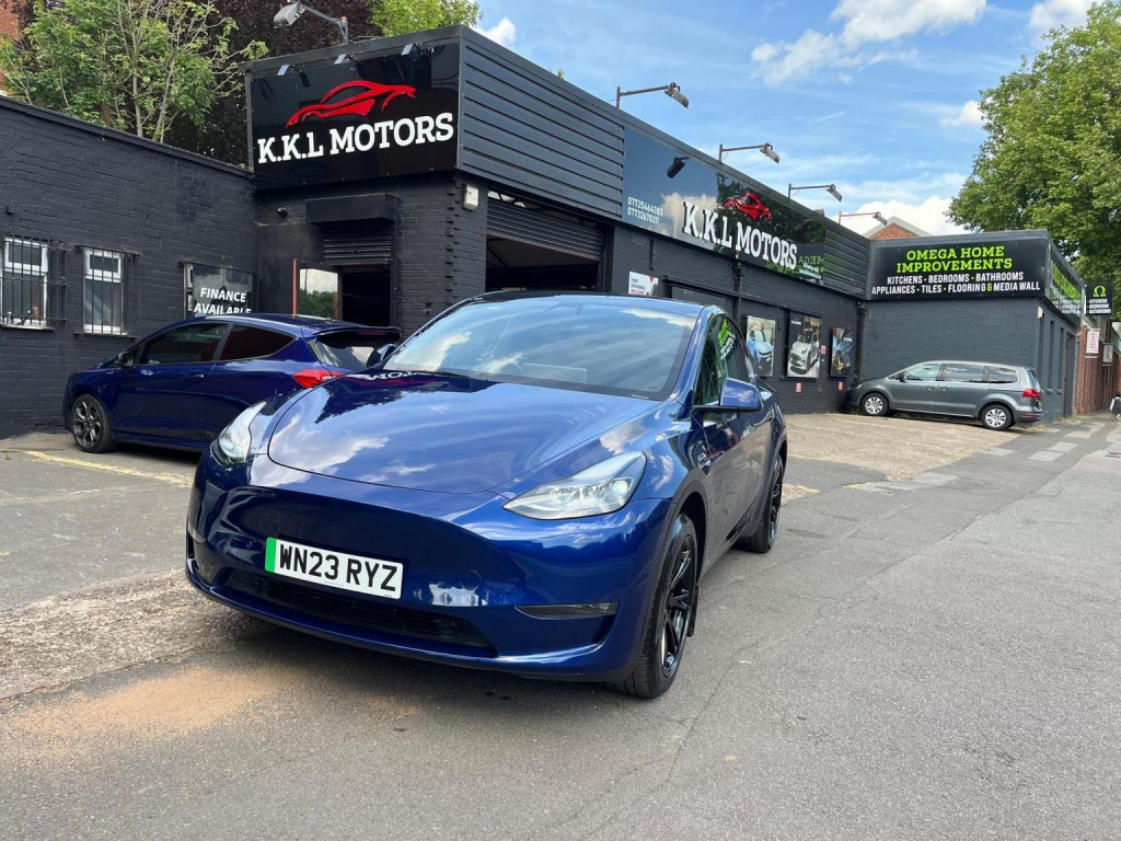 TESLA MODEL Y
