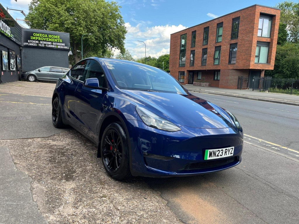 TESLA MODEL Y