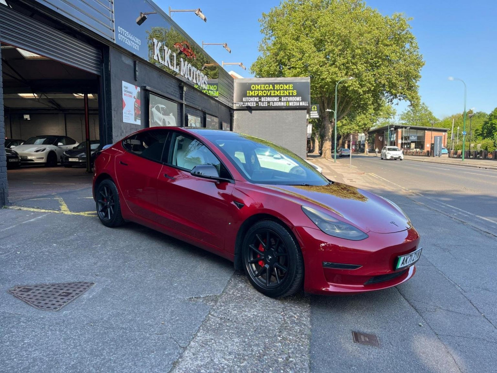 TESLA MODEL 3