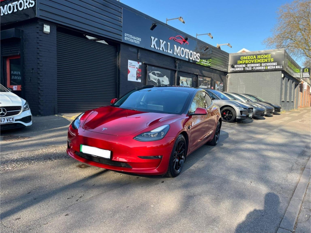 TESLA MODEL 3