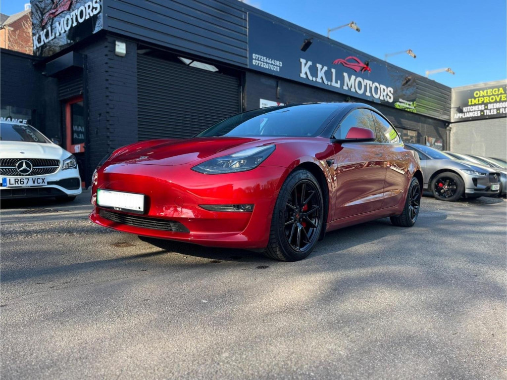 TESLA MODEL 3
