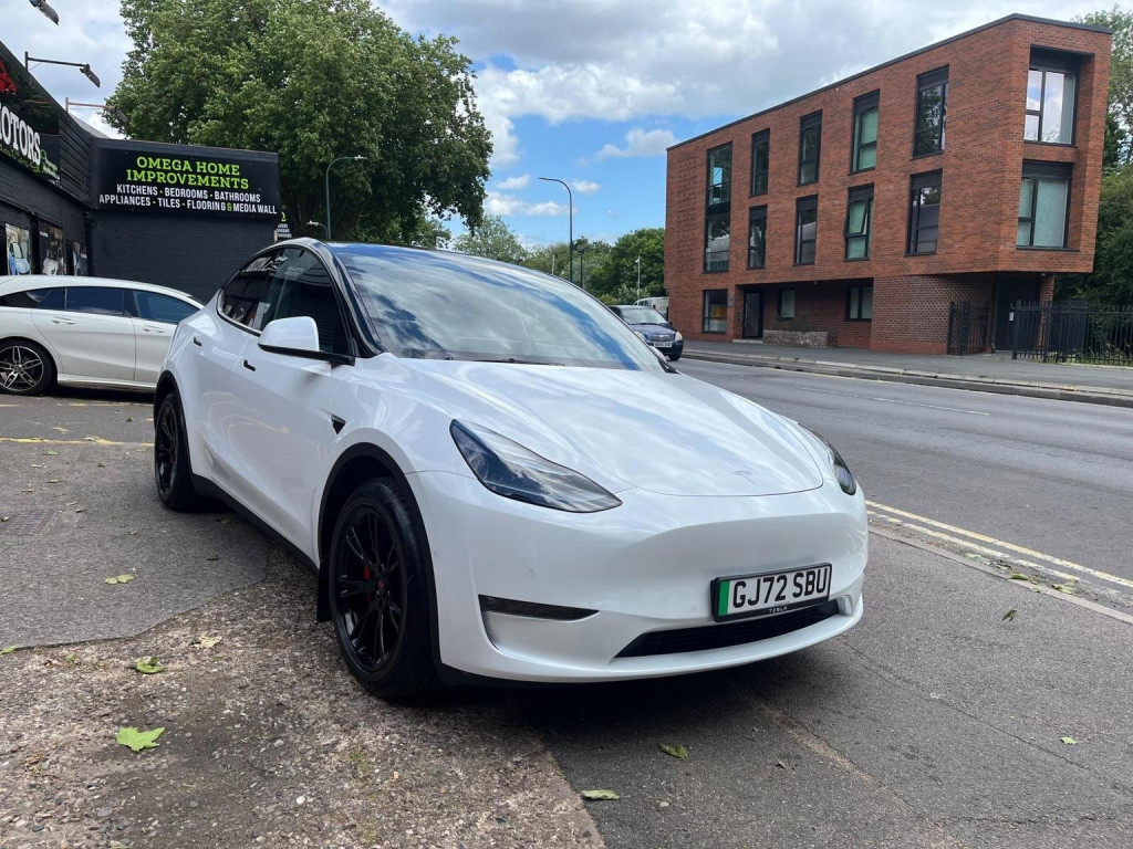 TESLA MODEL Y