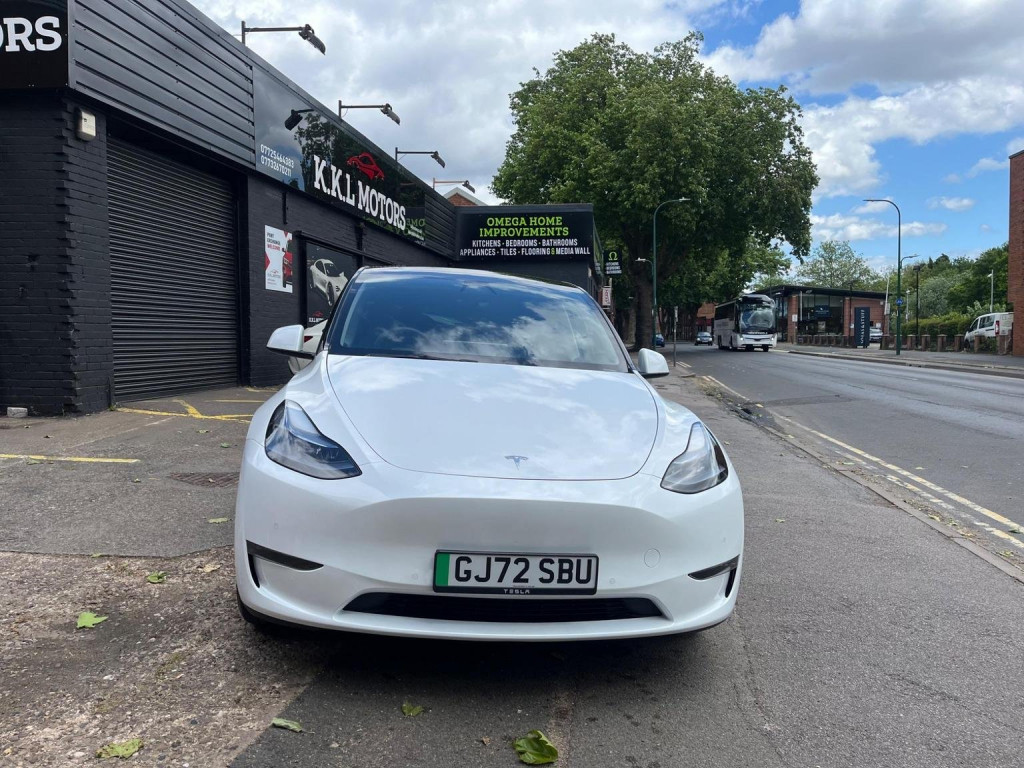 TESLA MODEL Y