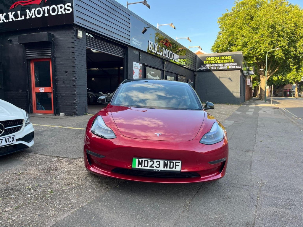 TESLA MODEL 3
