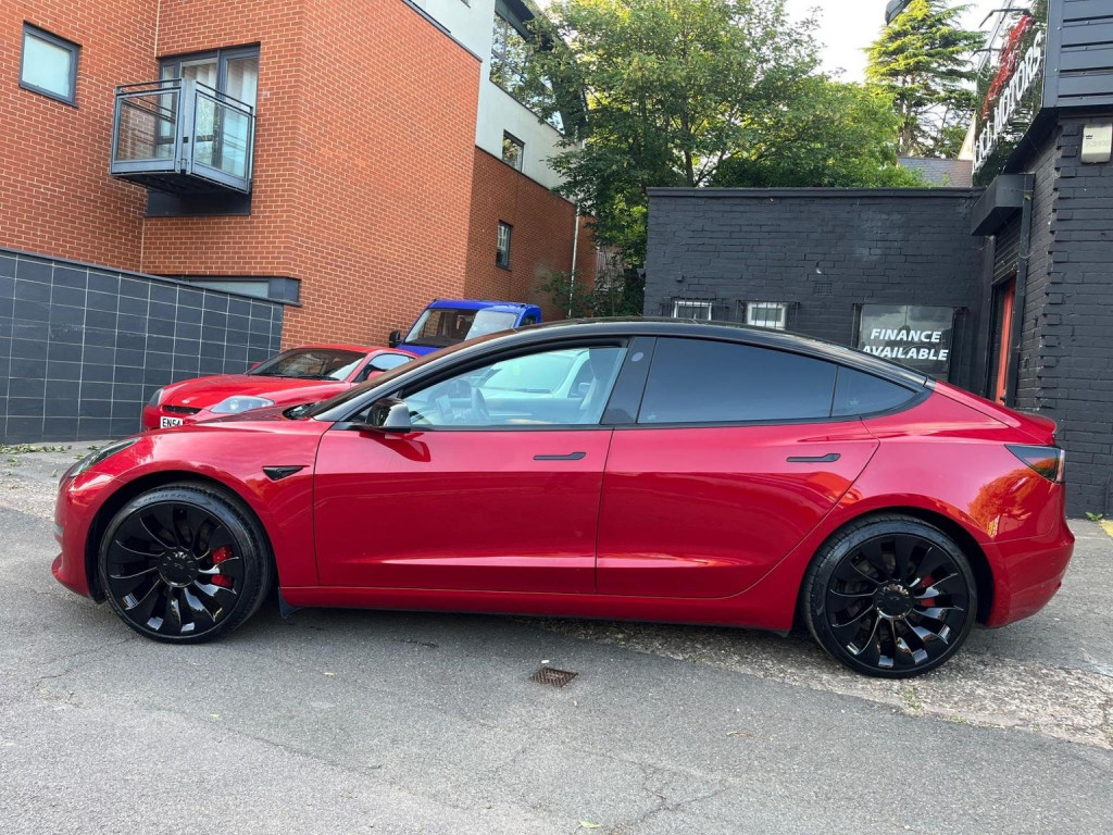 TESLA MODEL 3
