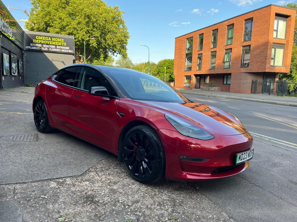 TESLA MODEL 3