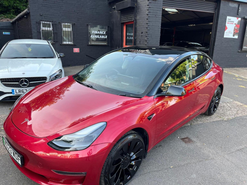 TESLA MODEL 3