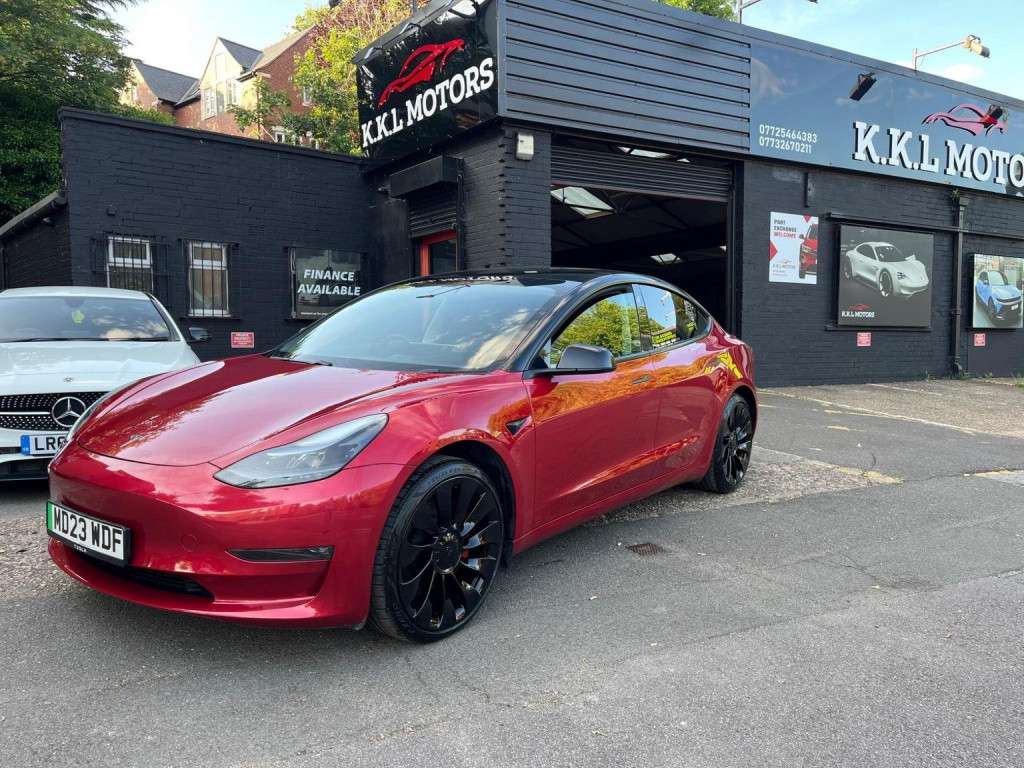 TESLA MODEL 3