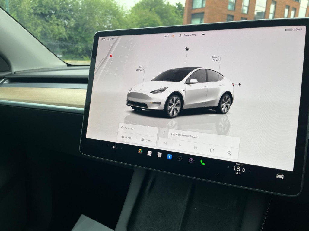 TESLA MODEL Y