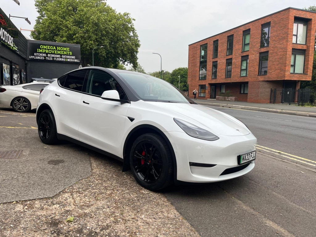 TESLA MODEL Y