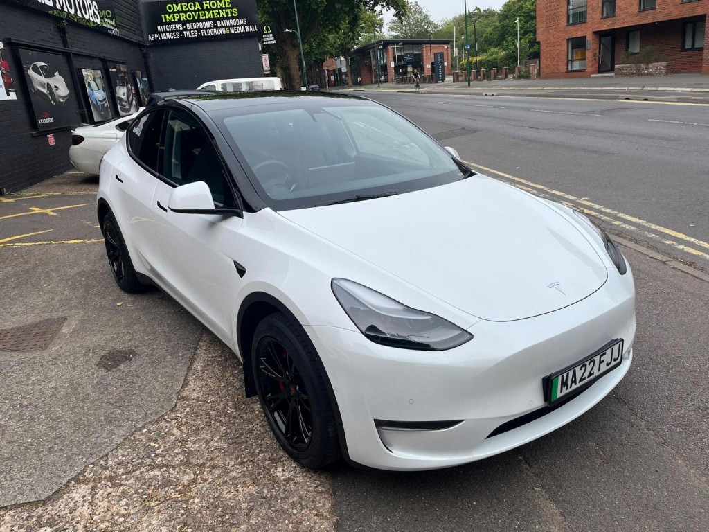 TESLA MODEL Y