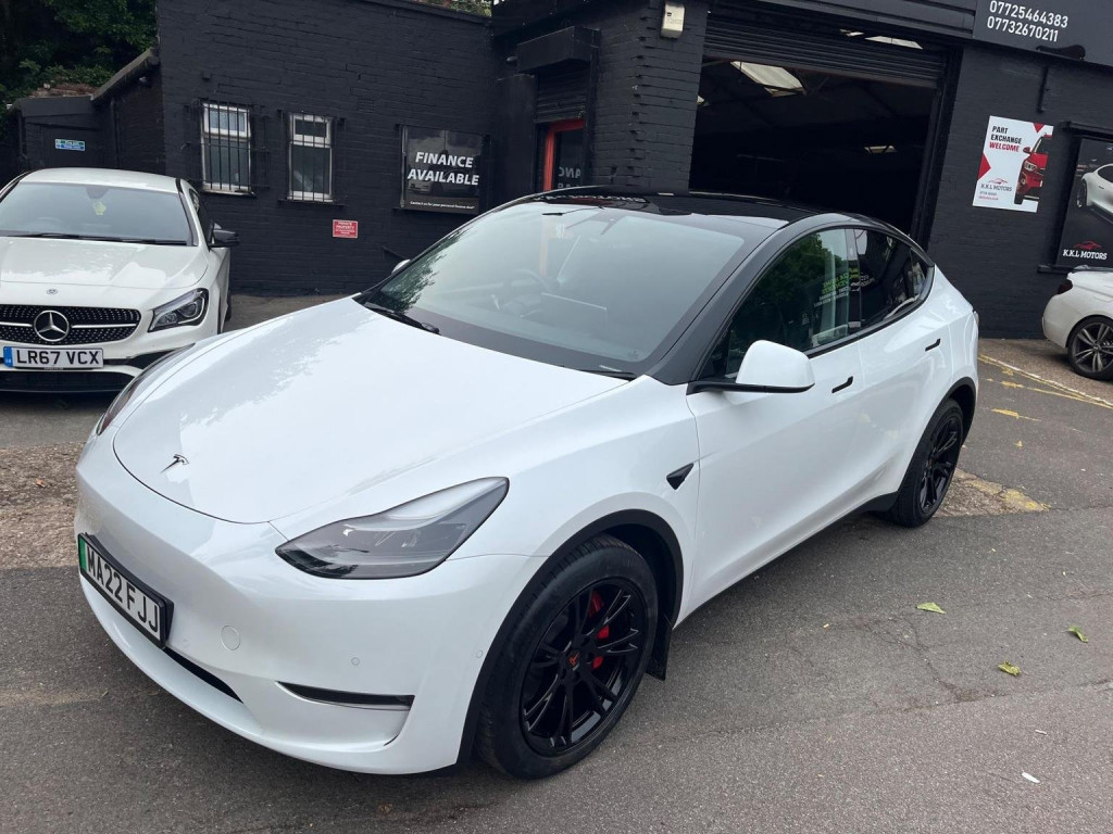 TESLA MODEL Y