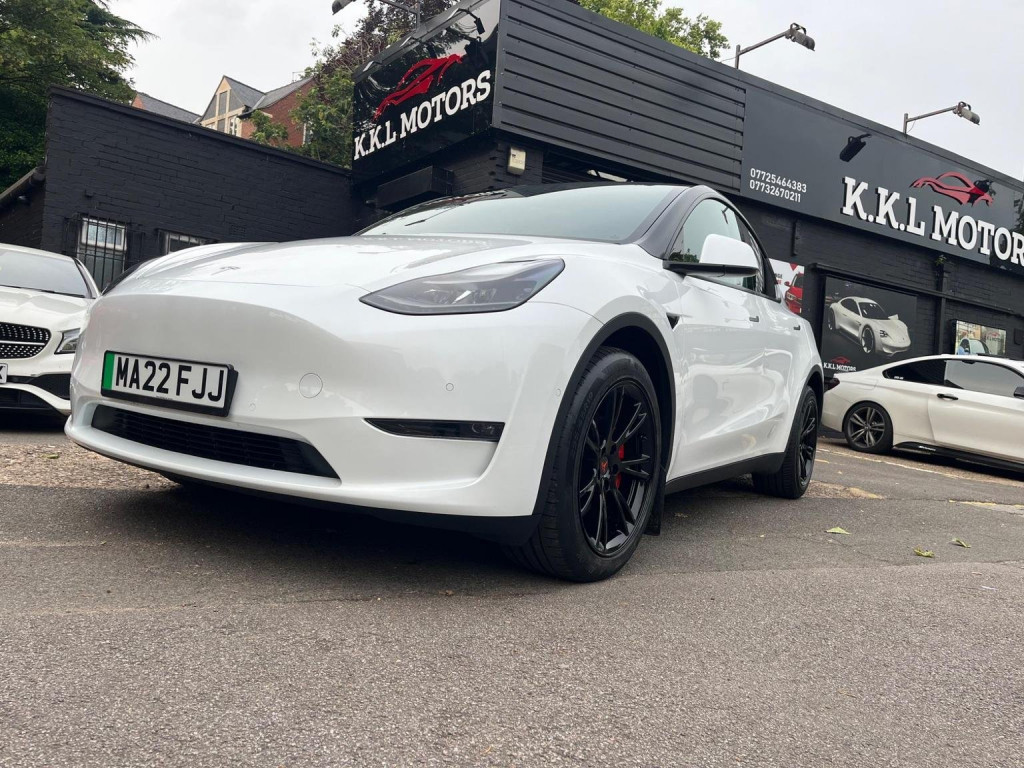 TESLA MODEL Y