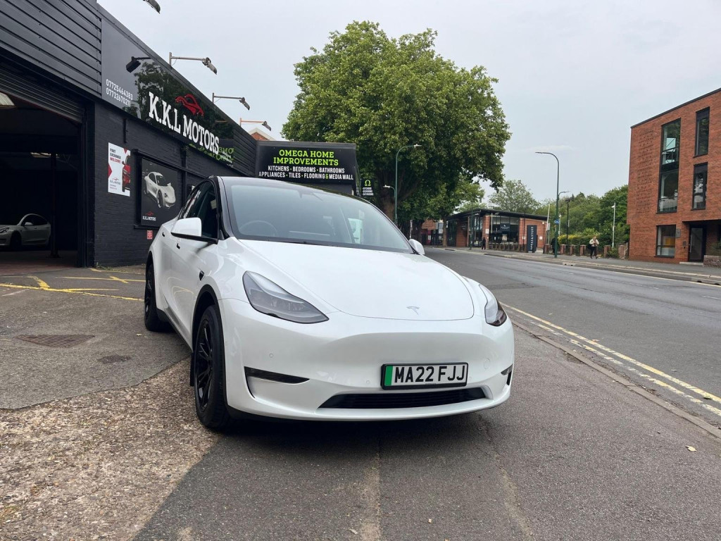 TESLA MODEL Y