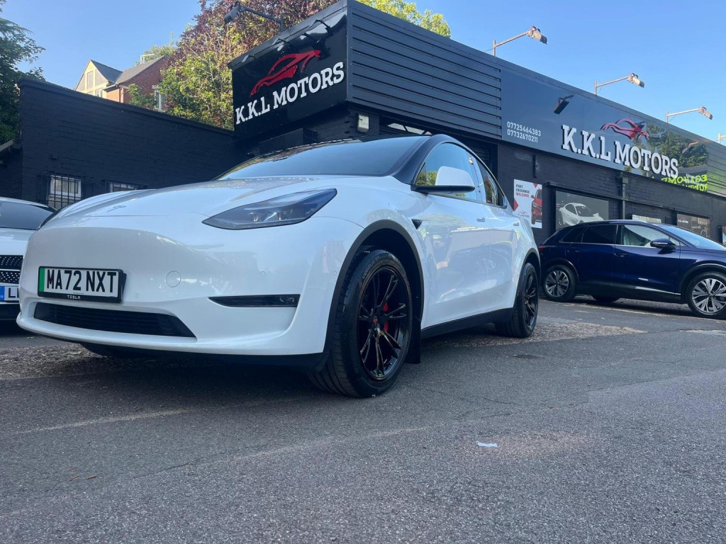 TESLA MODEL Y