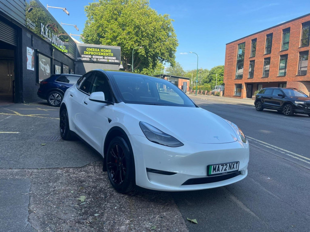 TESLA MODEL Y