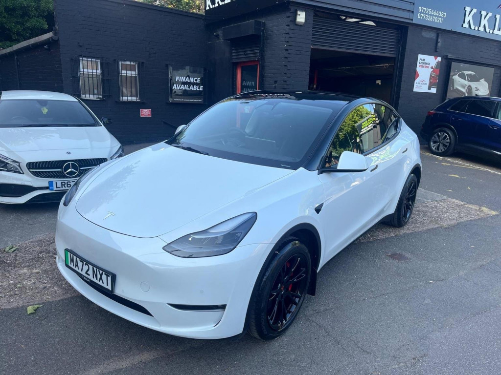 TESLA MODEL Y