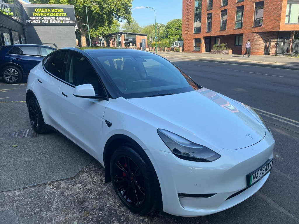 TESLA MODEL Y
