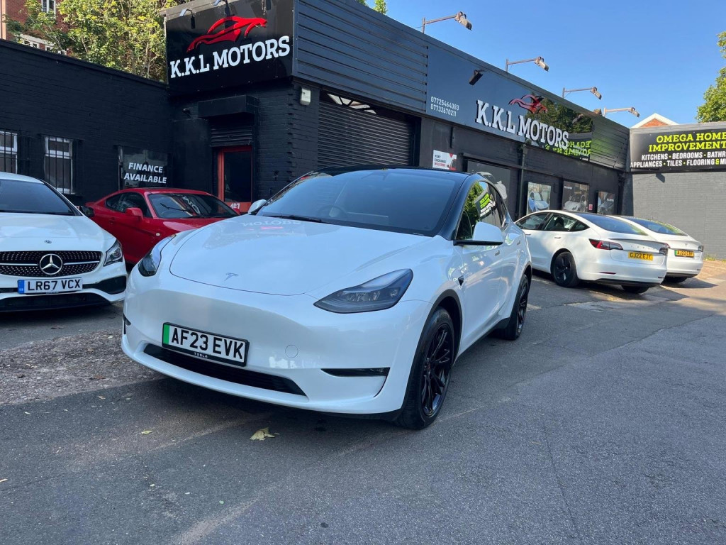 TESLA MODEL Y