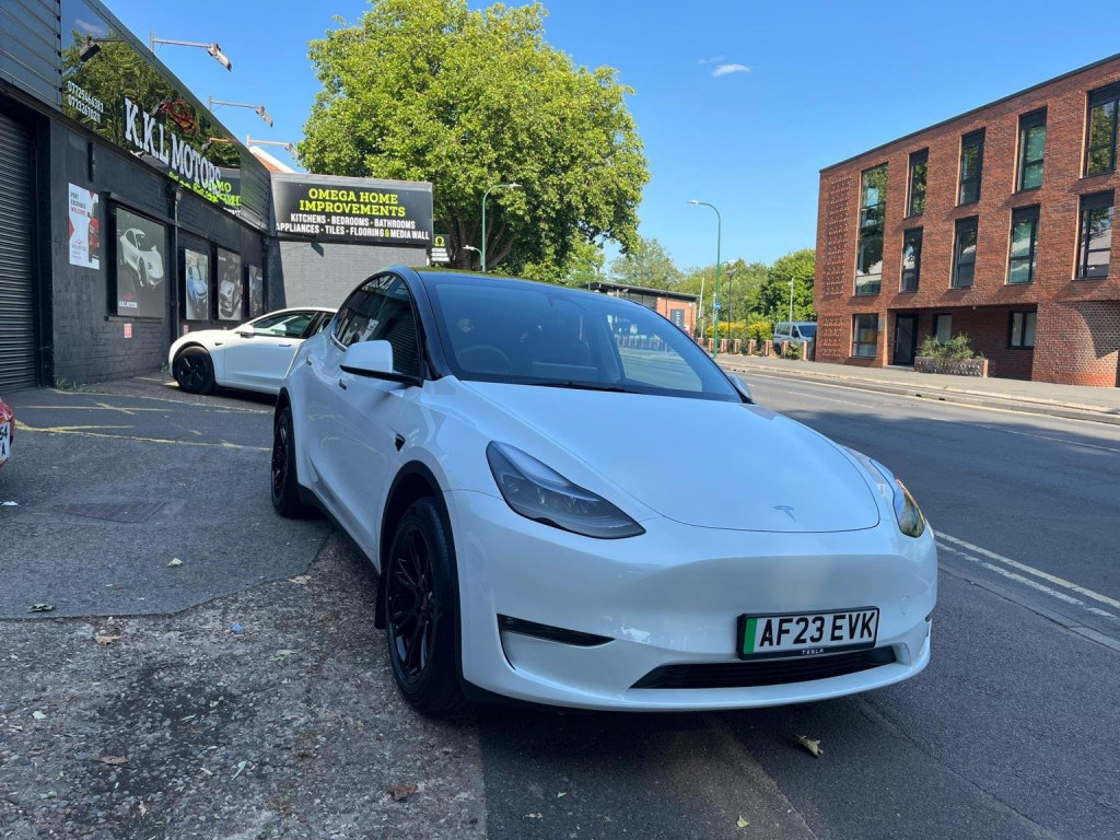 TESLA MODEL Y