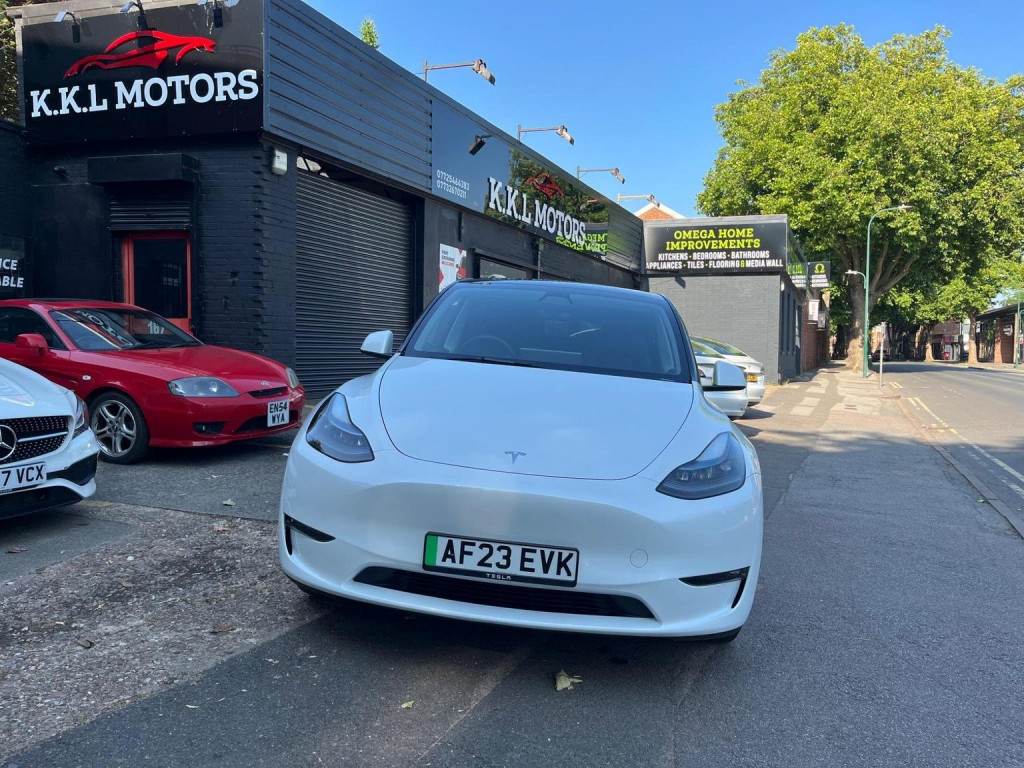 TESLA MODEL Y