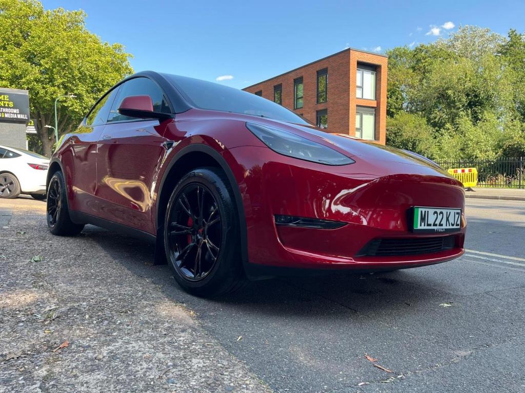 TESLA MODEL Y