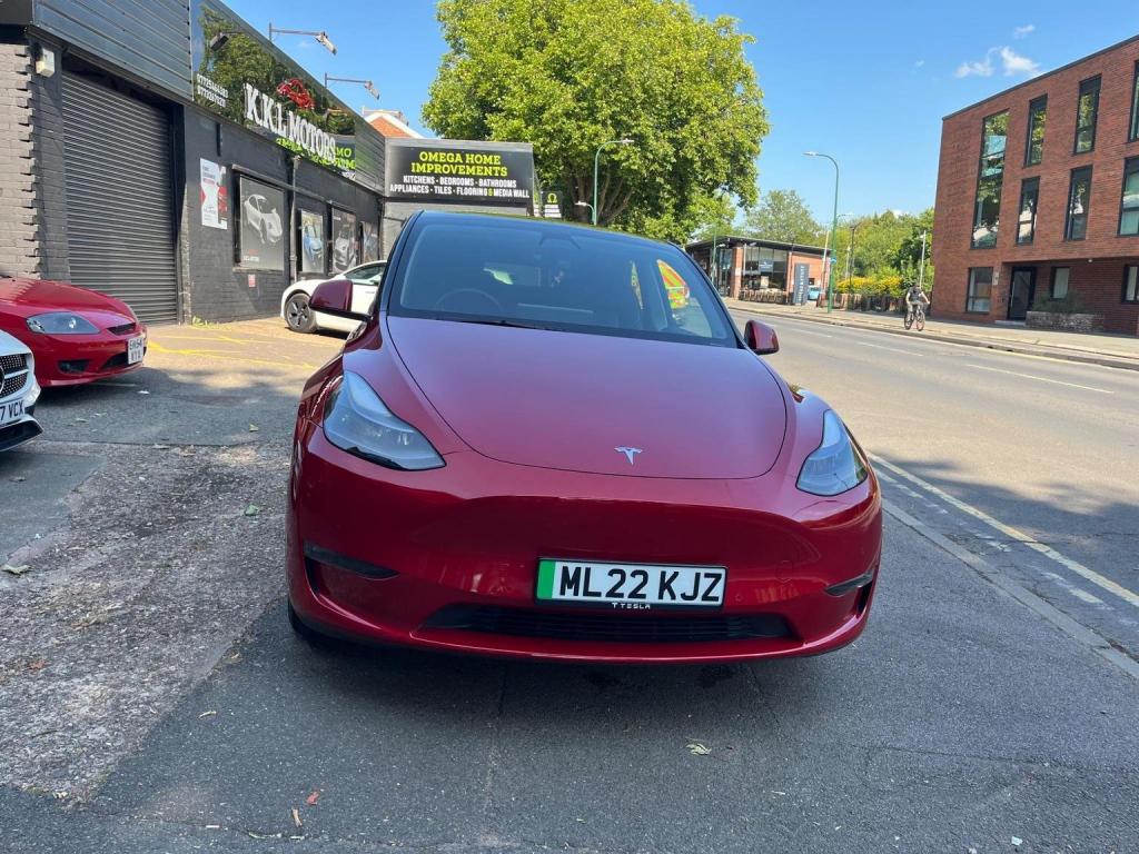 TESLA MODEL Y