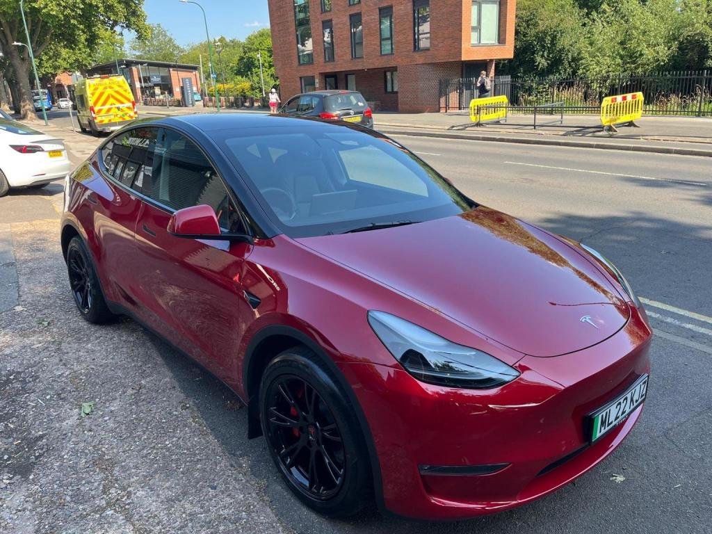 TESLA MODEL Y
