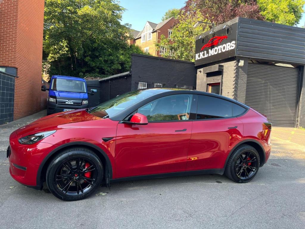 TESLA MODEL Y