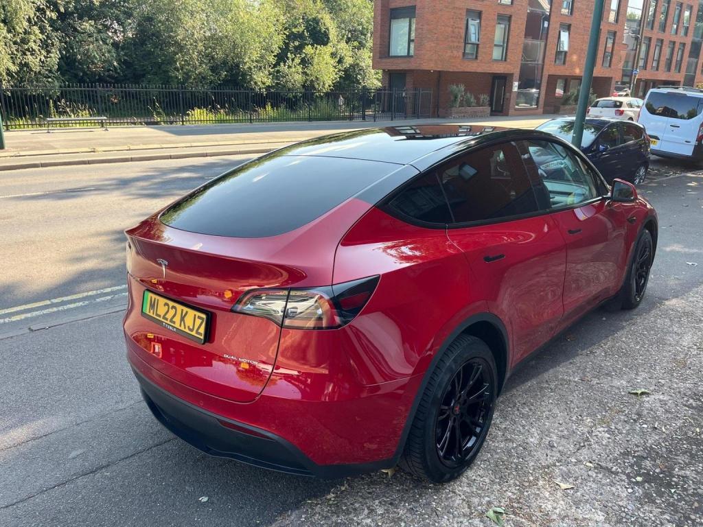 TESLA MODEL Y
