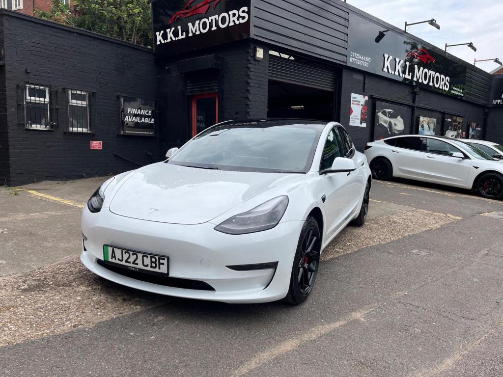 TESLA MODEL 3