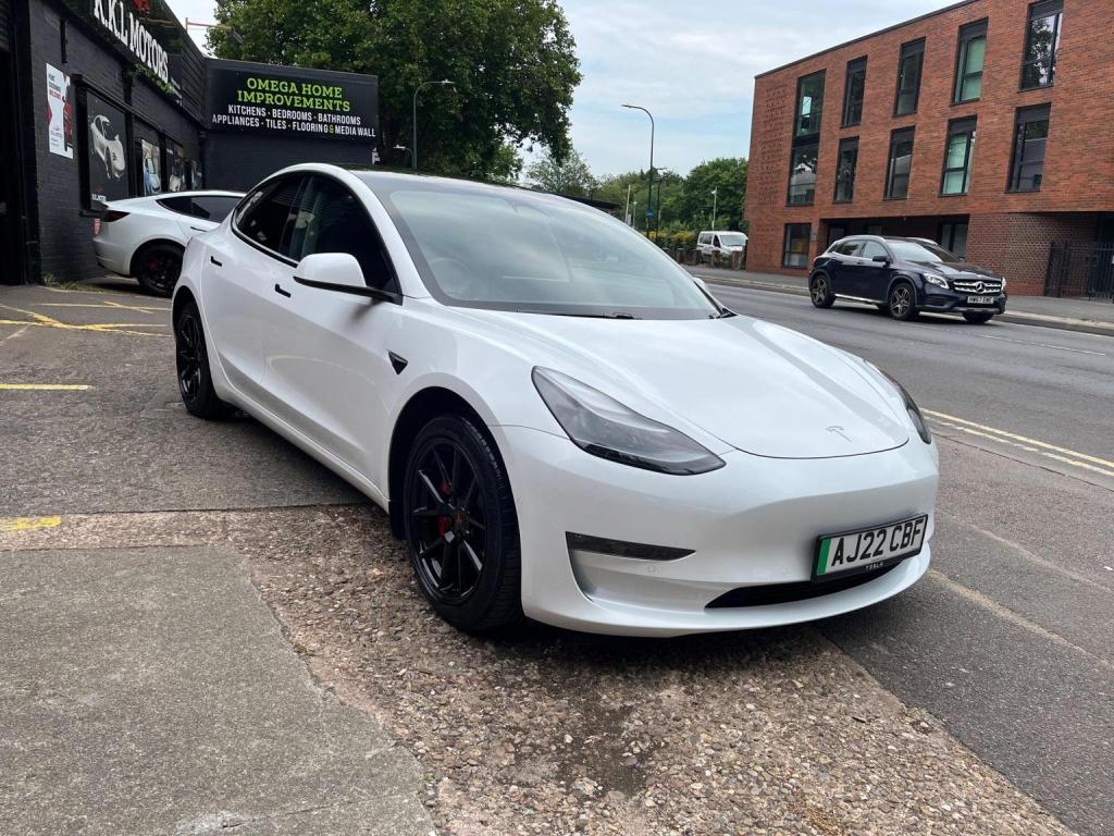 TESLA MODEL 3