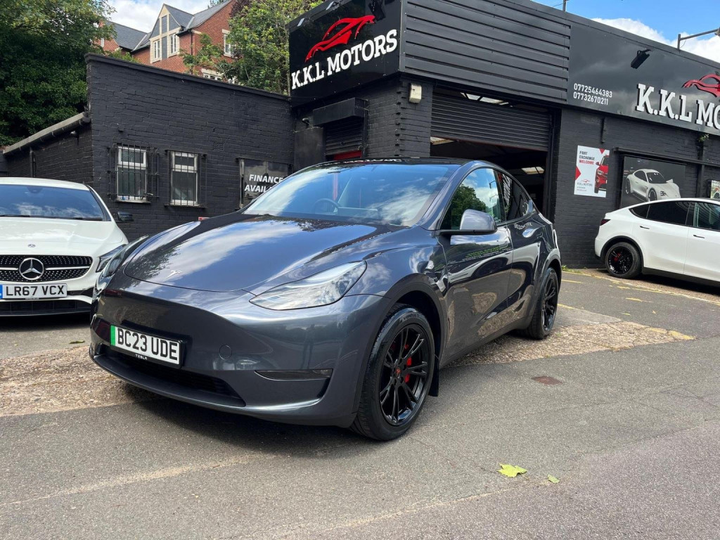 TESLA MODEL Y