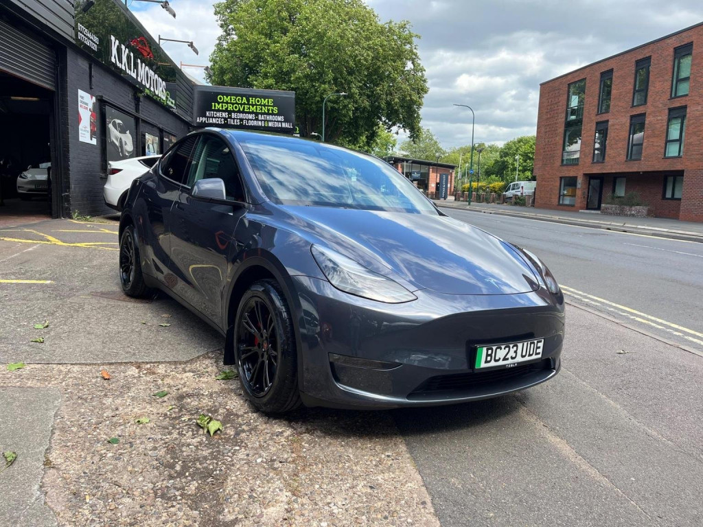 TESLA MODEL Y