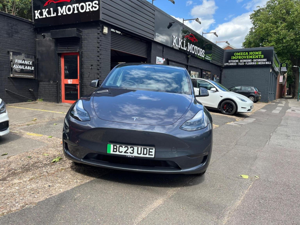 TESLA MODEL Y