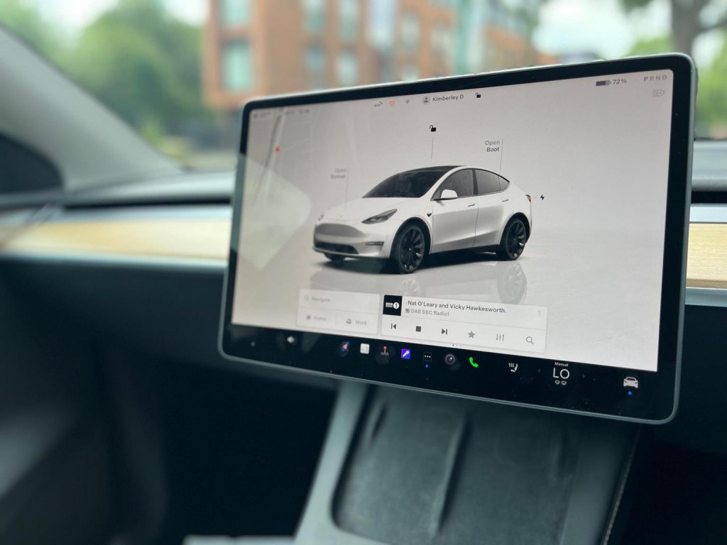 TESLA MODEL Y
