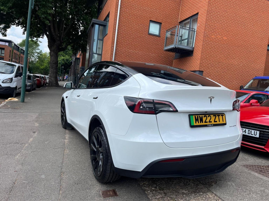 TESLA MODEL Y