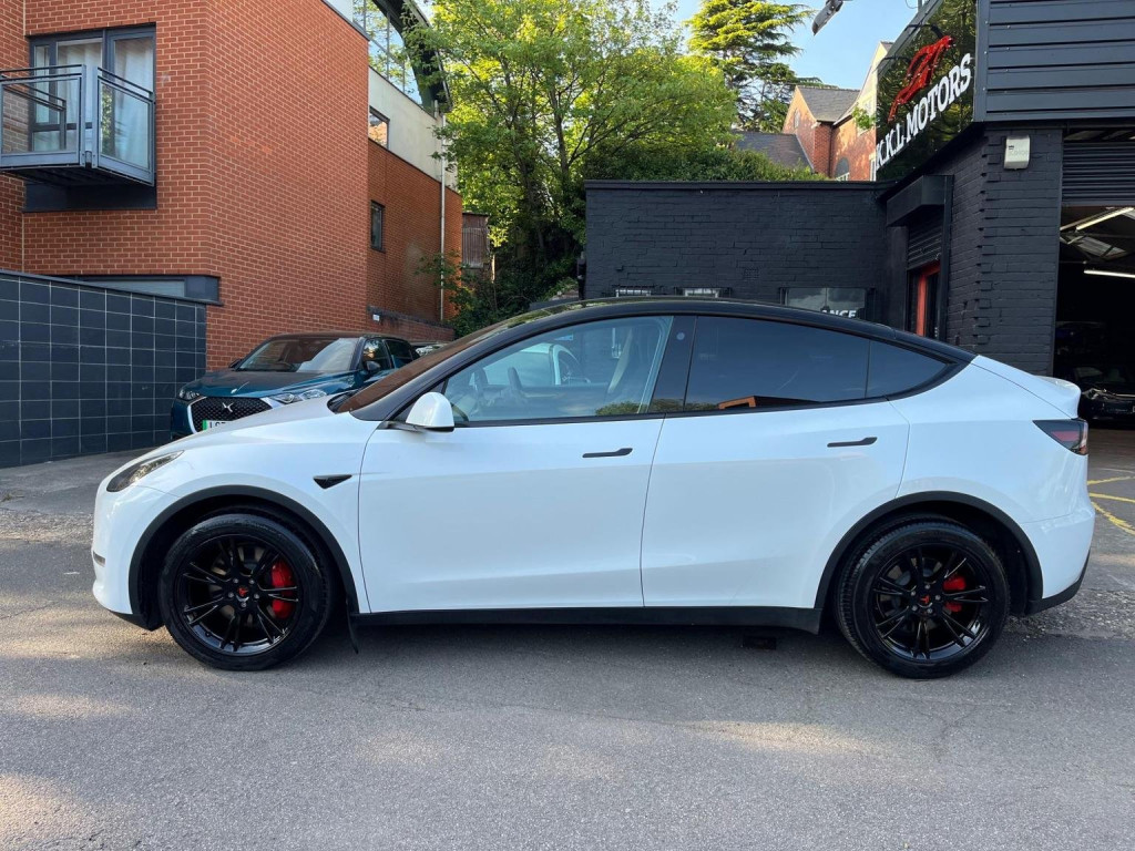 TESLA MODEL Y