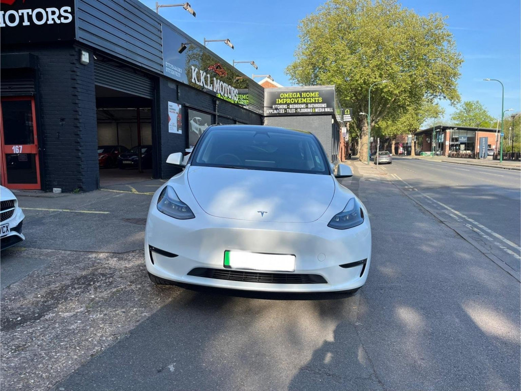 TESLA MODEL Y