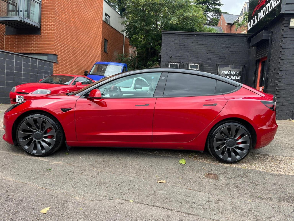 TESLA MODEL 3