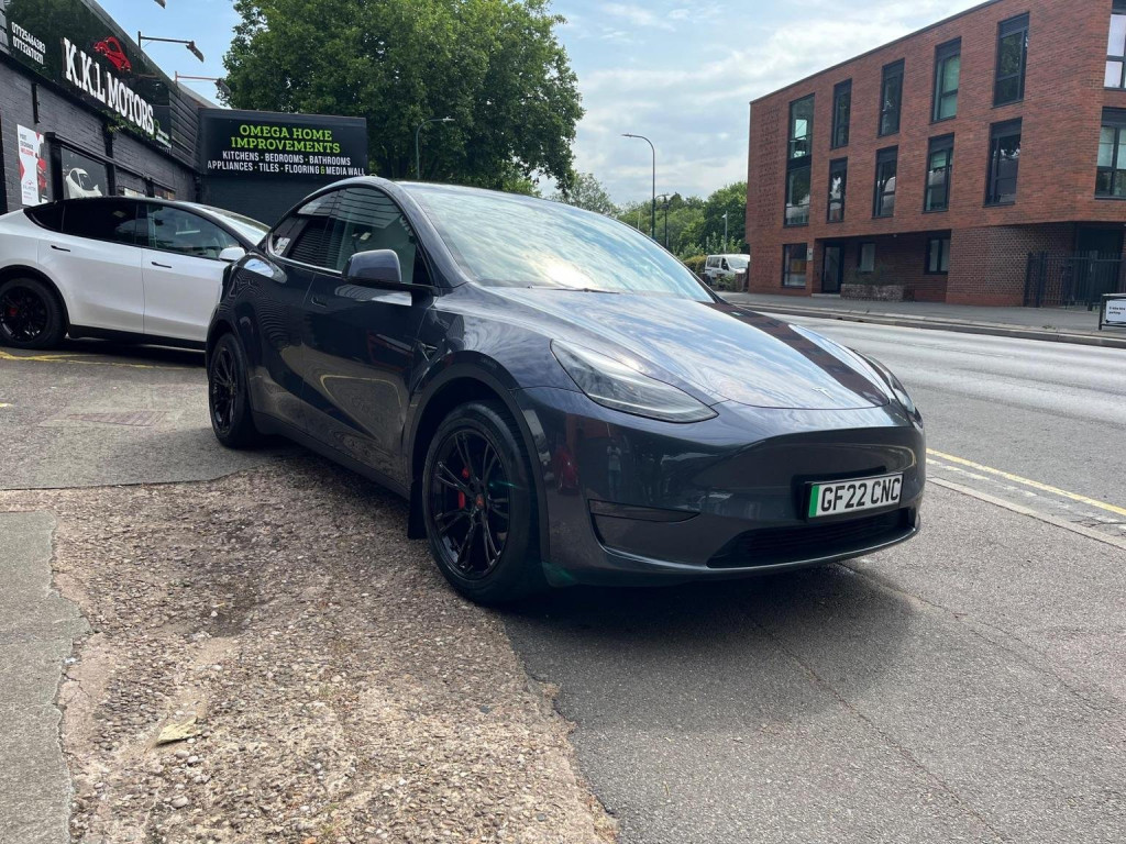 TESLA MODEL Y